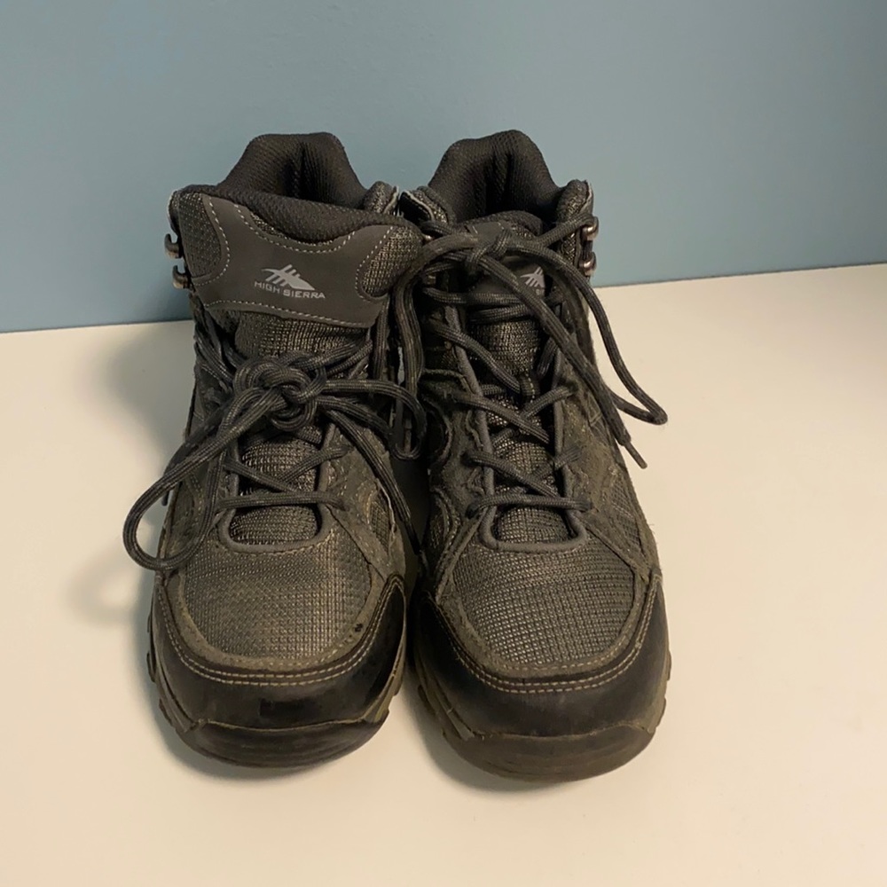 Hiking boots for boys